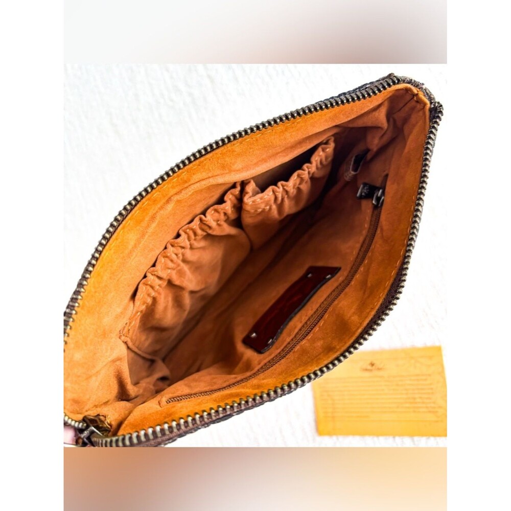 Patricia Nash woven leather wristlet. - Picture 11 of 16